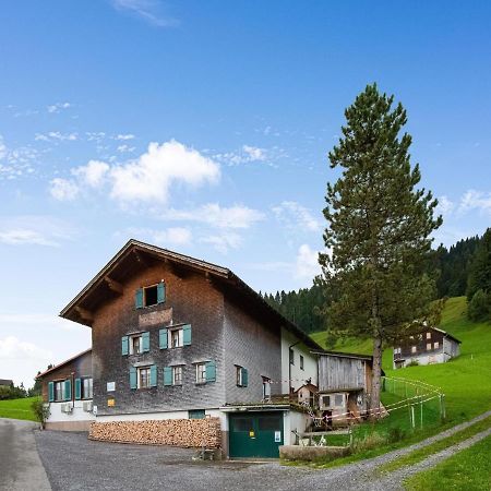 Vintage Holiday Home In Vorarlberg Near Ski Area ชวาร์สเซนแบร์ก อิม เบรเกนซ์แอร์วัลด์ ภายนอก รูปภาพ