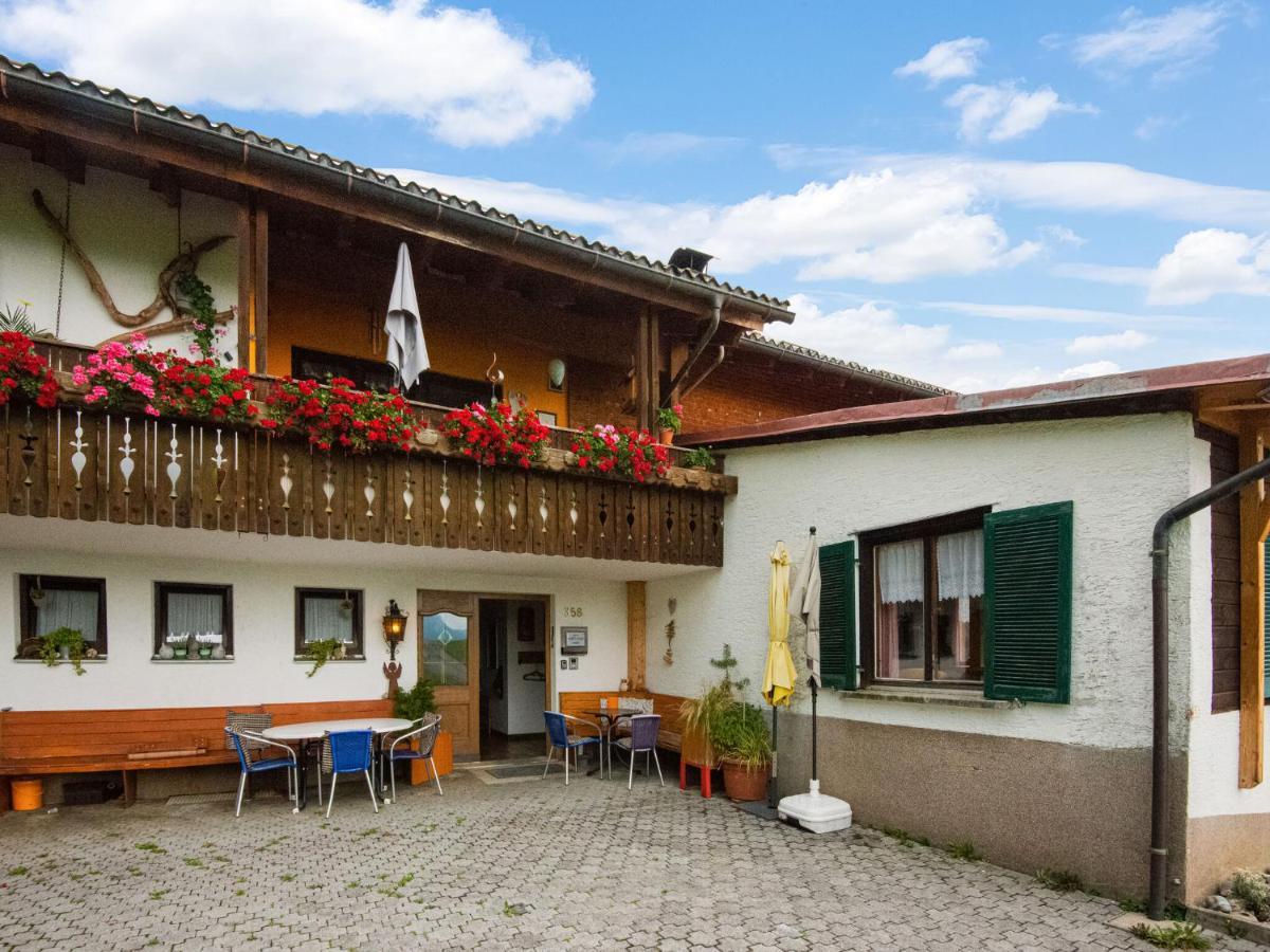 Vintage Holiday Home In Vorarlberg Near Ski Area ชวาร์สเซนแบร์ก อิม เบรเกนซ์แอร์วัลด์ ภายนอก รูปภาพ