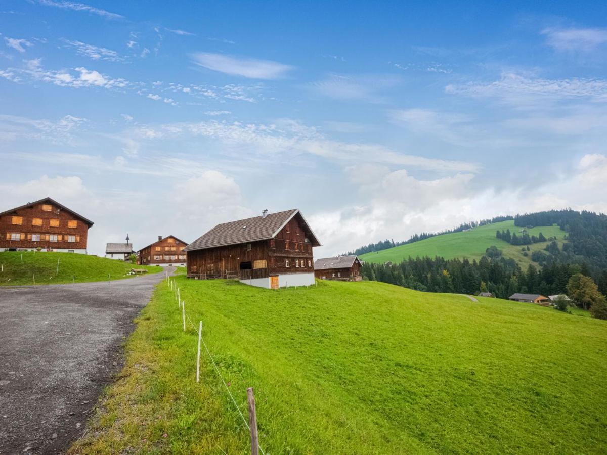 Vintage Holiday Home In Vorarlberg Near Ski Area ชวาร์สเซนแบร์ก อิม เบรเกนซ์แอร์วัลด์ ภายนอก รูปภาพ
